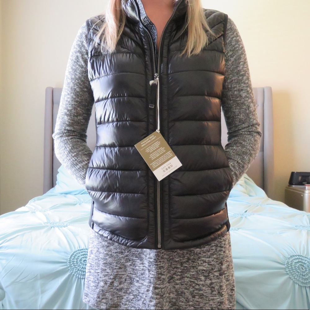 NWT Gap Shiny Black Puffer Vest